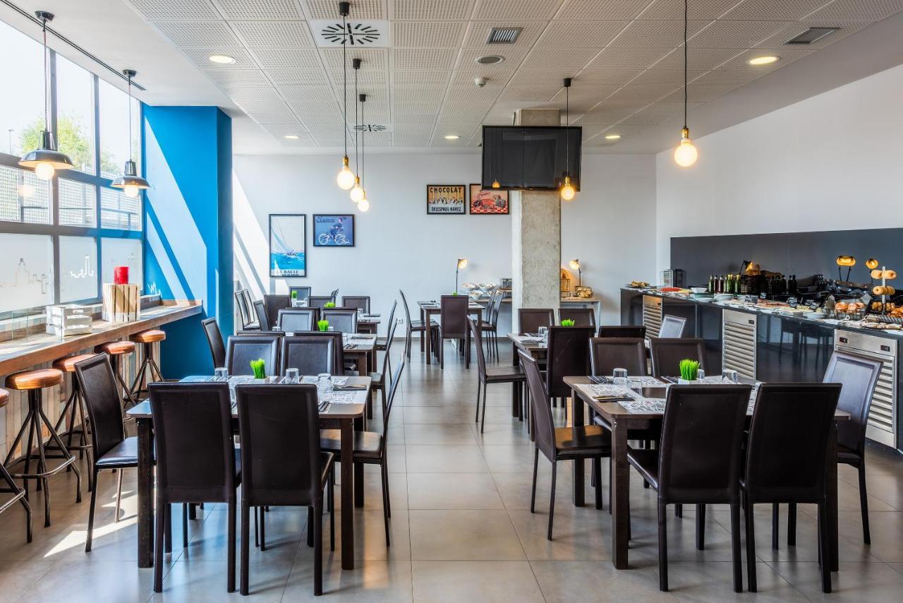 Madrid Airport Suites, Affiliated By Melia Екстер'єр фото