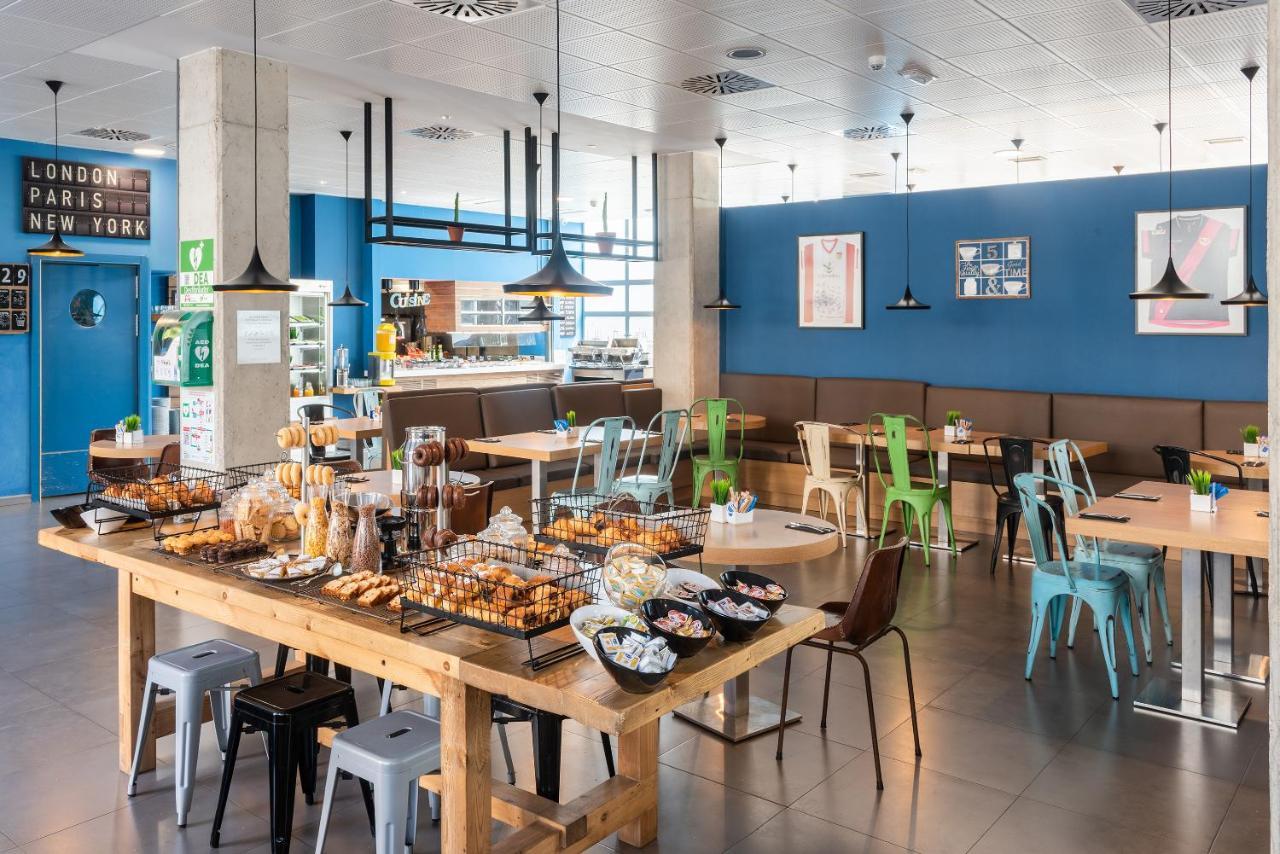 Madrid Airport Suites, Affiliated By Melia Екстер'єр фото