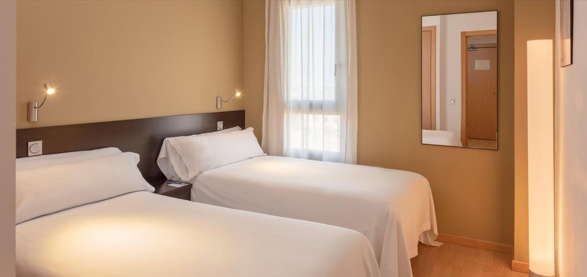 Madrid Airport Suites, Affiliated By Melia Екстер'єр фото