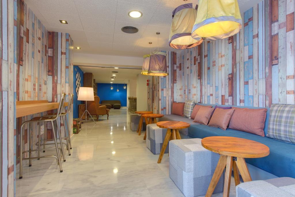 Madrid Airport Suites, Affiliated By Melia Екстер'єр фото