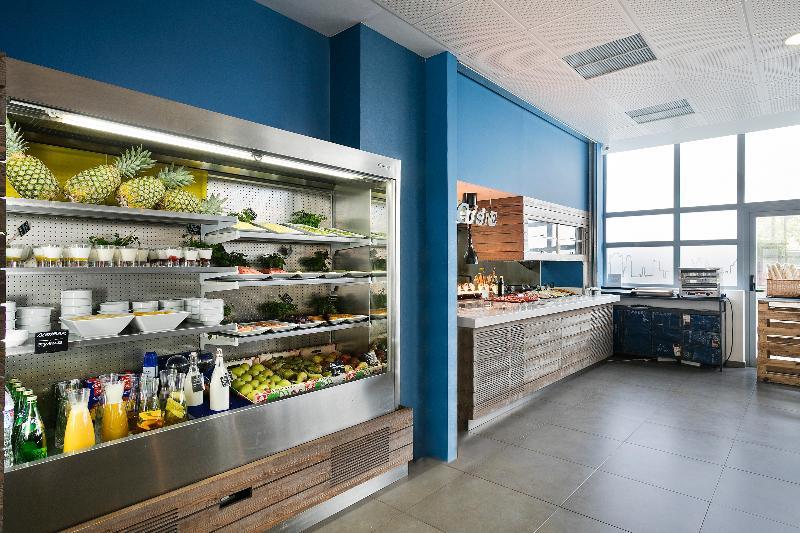 Madrid Airport Suites, Affiliated By Melia Екстер'єр фото