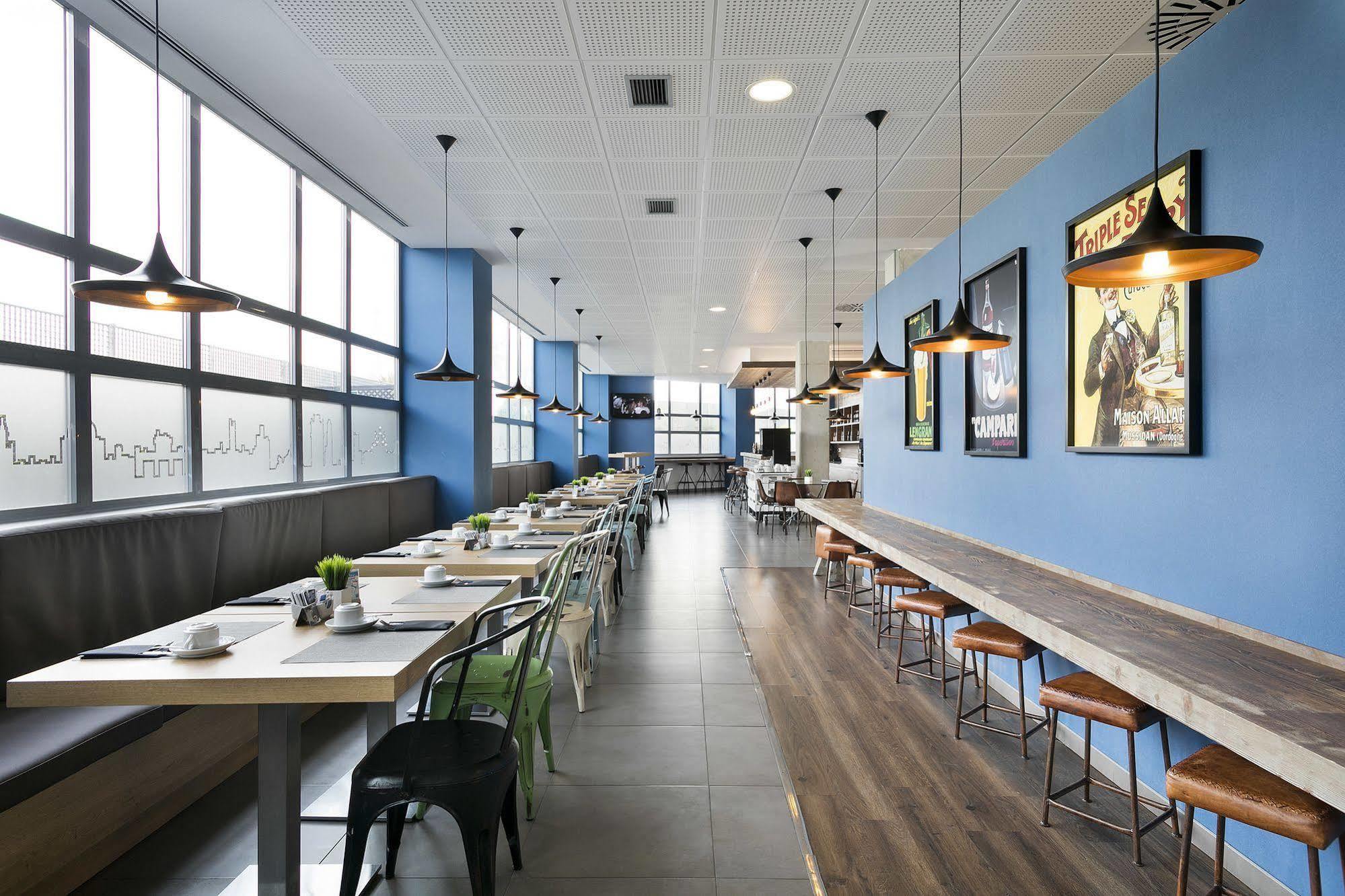 Madrid Airport Suites, Affiliated By Melia Екстер'єр фото