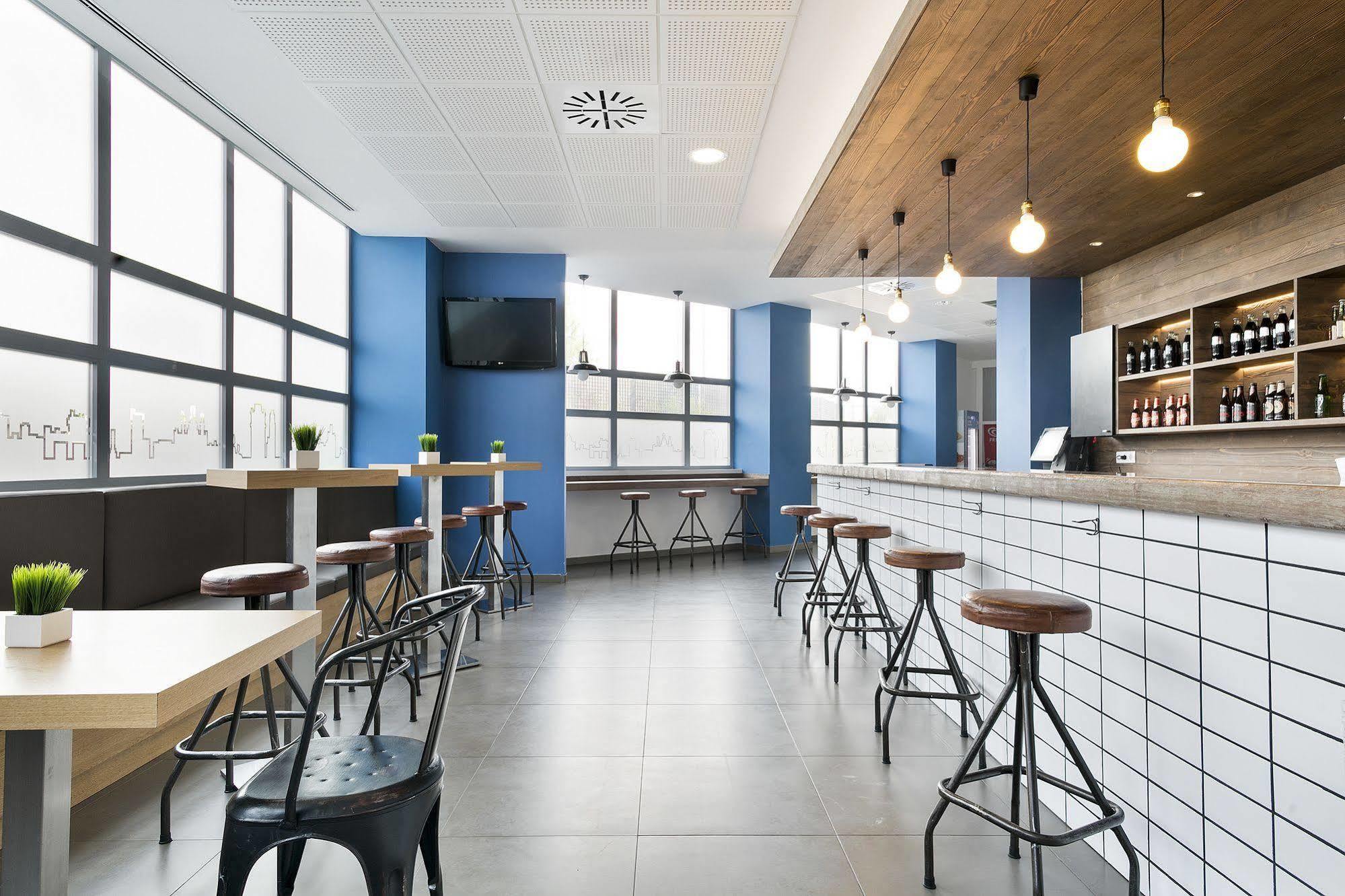 Madrid Airport Suites, Affiliated By Melia Екстер'єр фото