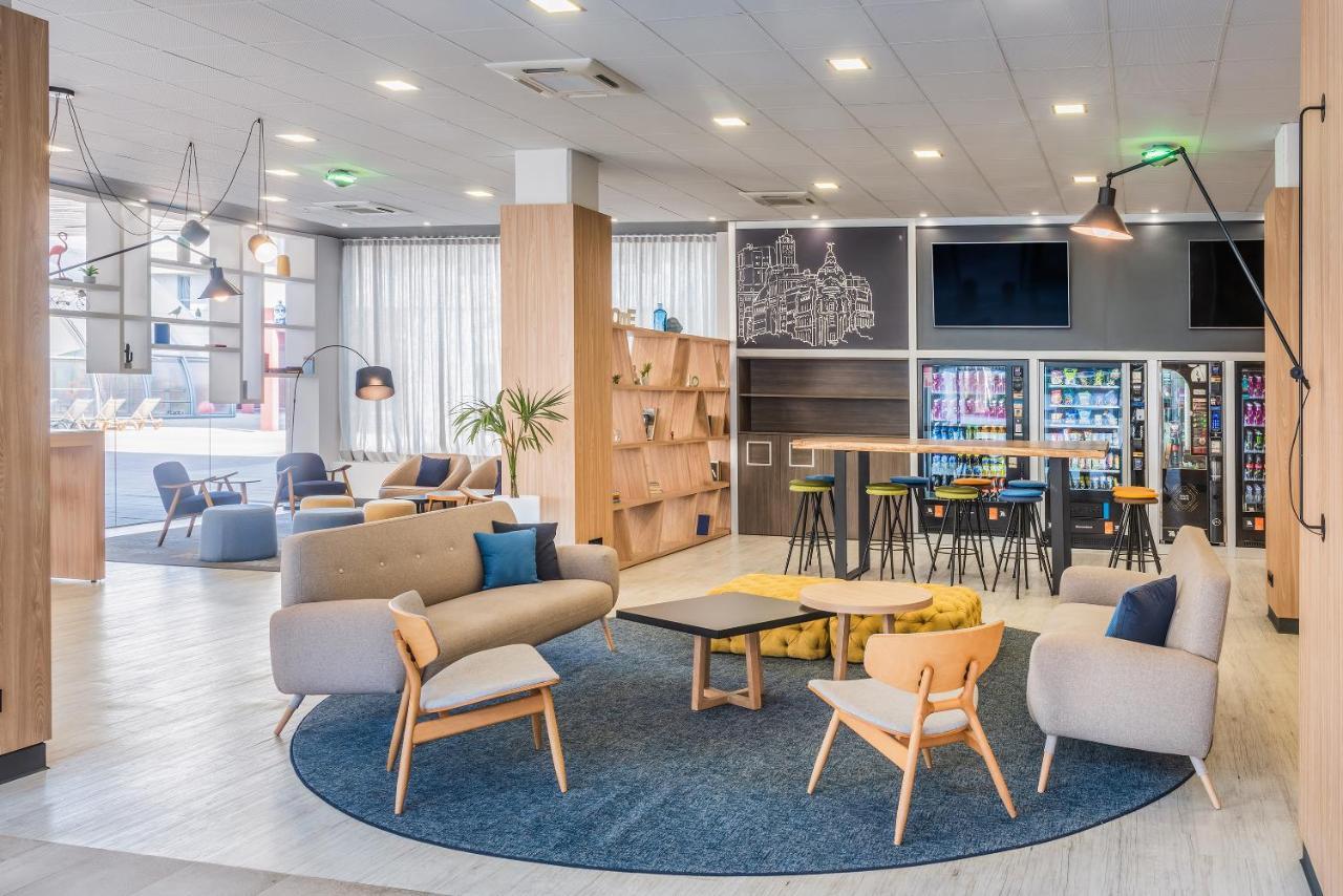 Madrid Airport Suites, Affiliated By Melia Екстер'єр фото
