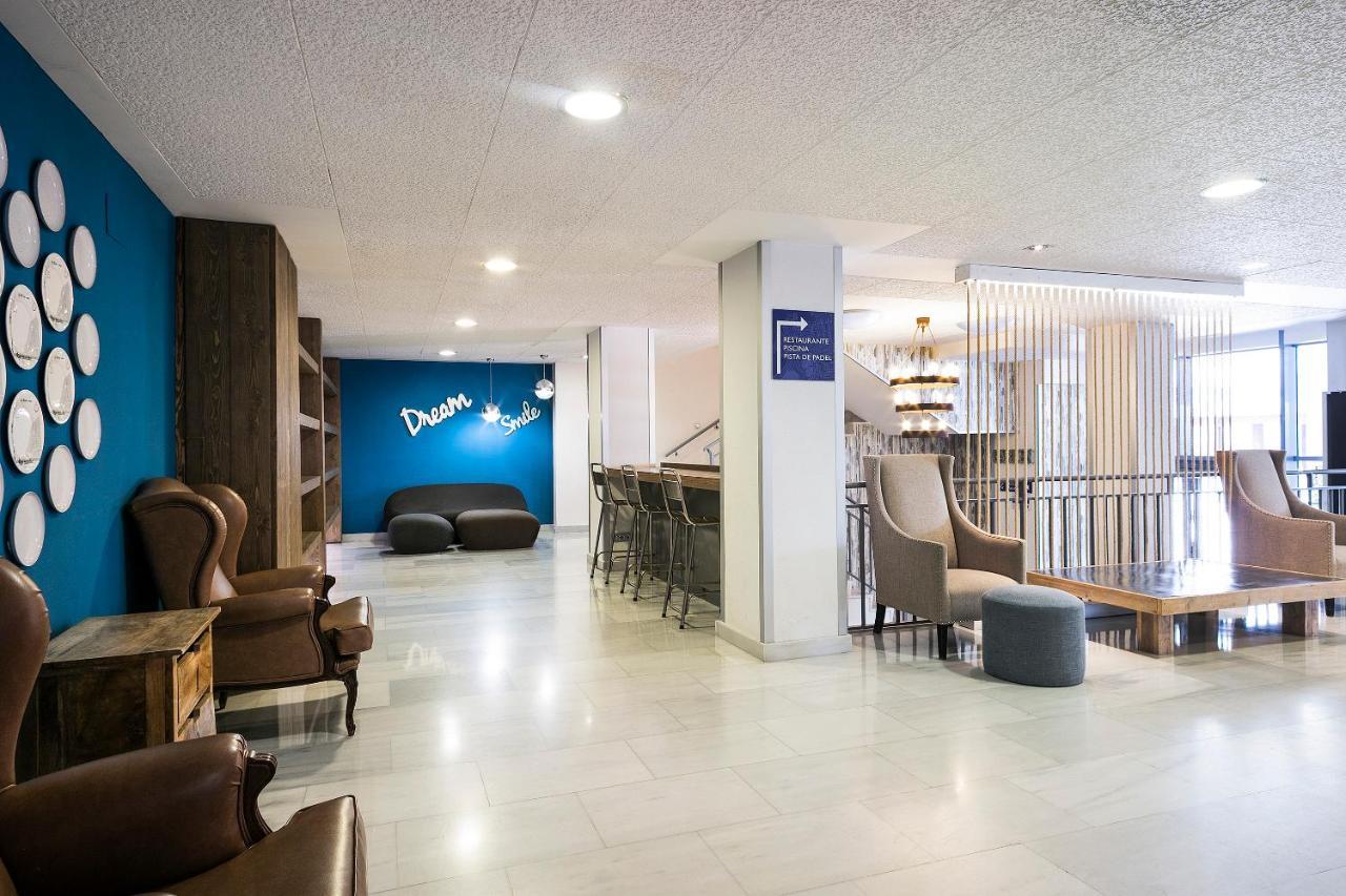 Madrid Airport Suites, Affiliated By Melia Екстер'єр фото