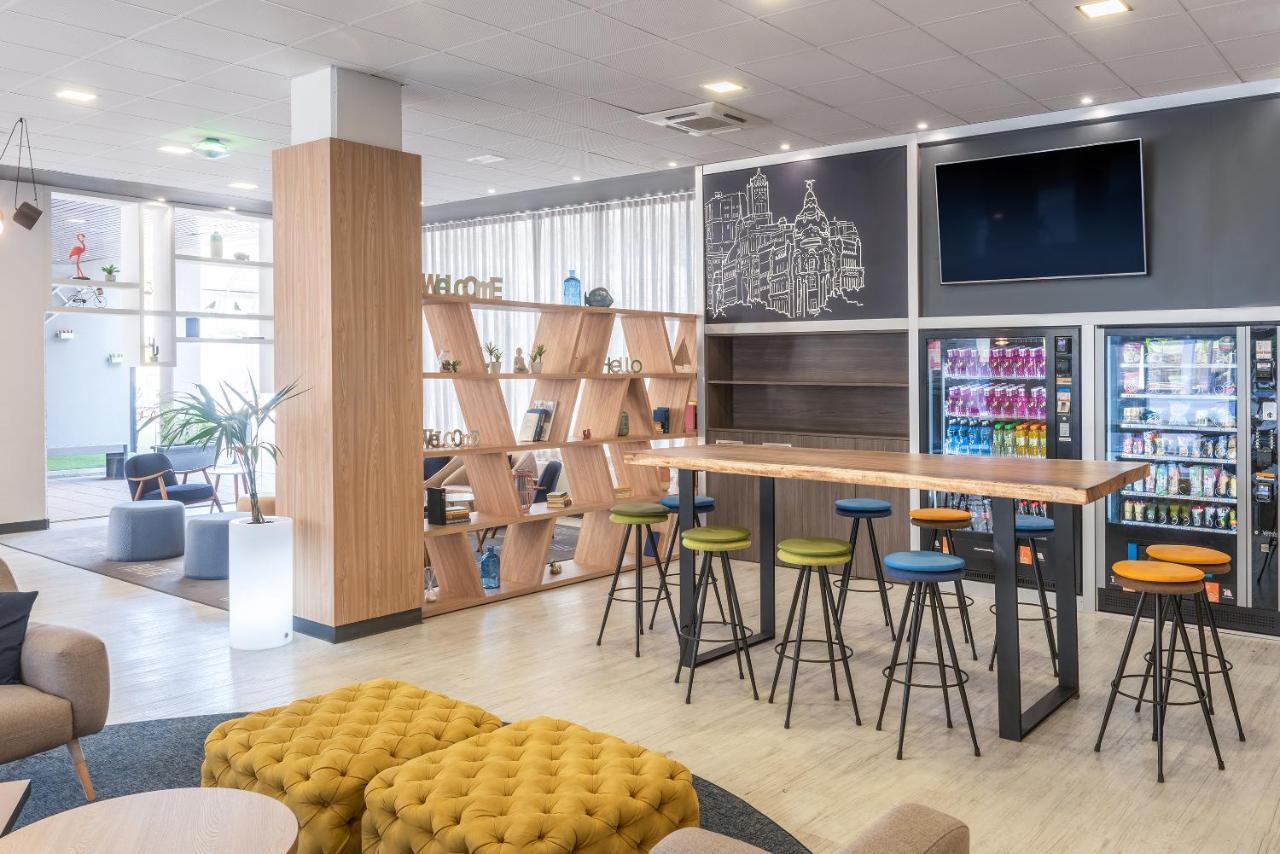 Madrid Airport Suites, Affiliated By Melia Екстер'єр фото