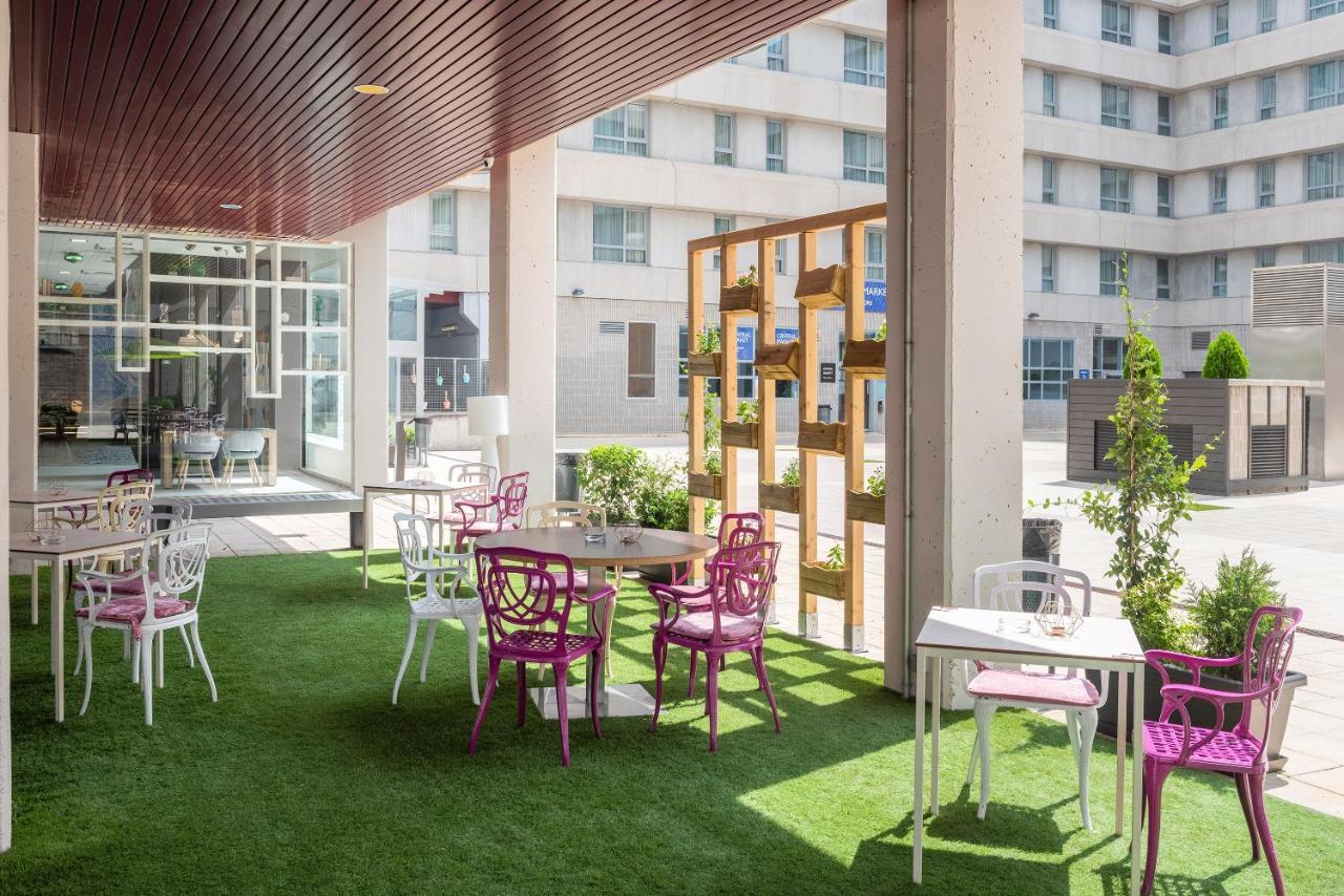 Madrid Airport Suites, Affiliated By Melia Екстер'єр фото